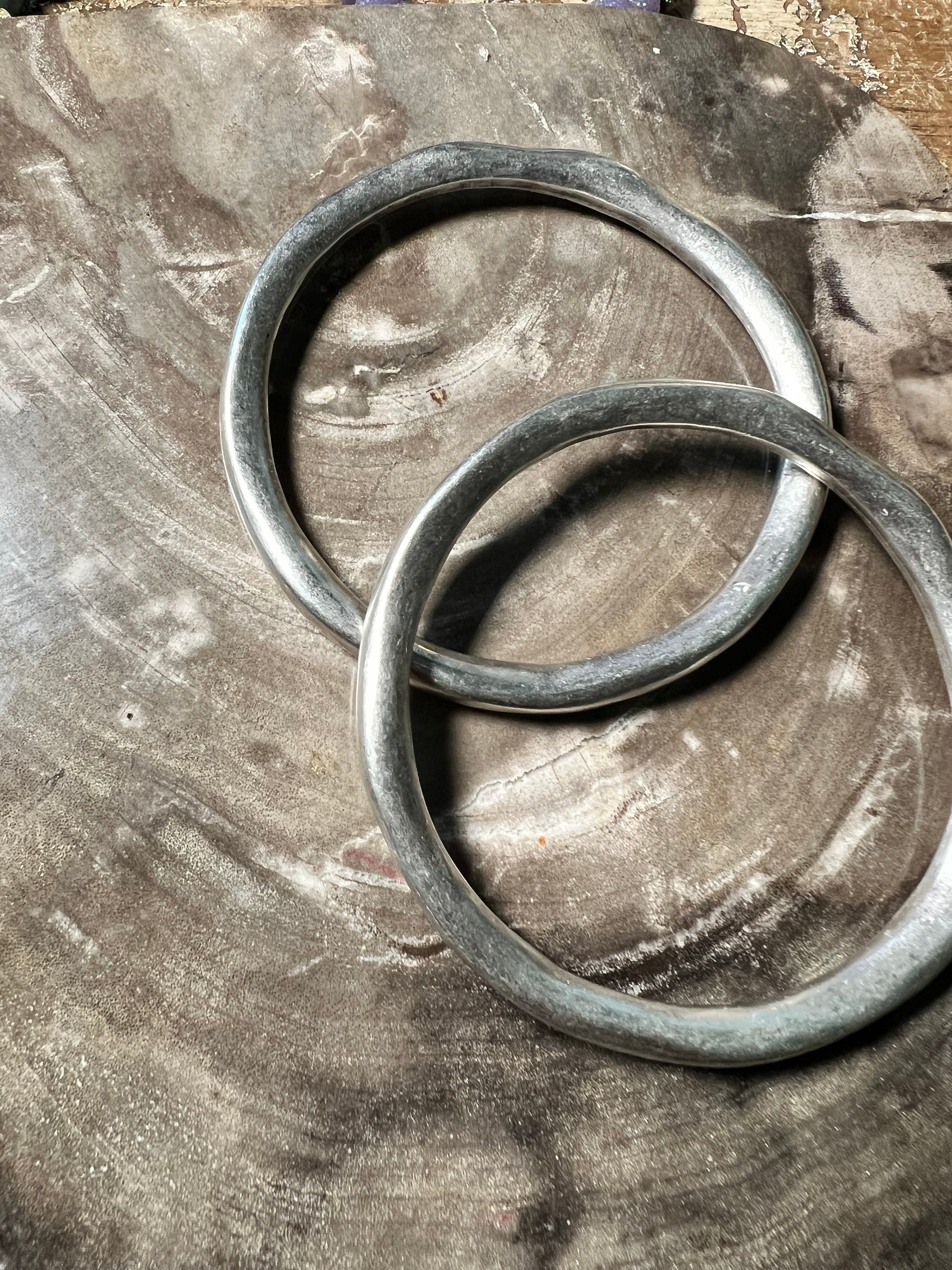 Jamie Silver curved infinity hoop bangle