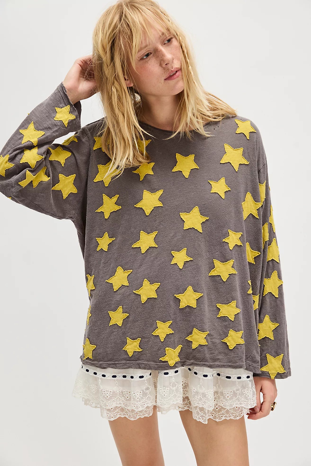Magnolia Pearl Star Appliqué Long sleeve Tee
