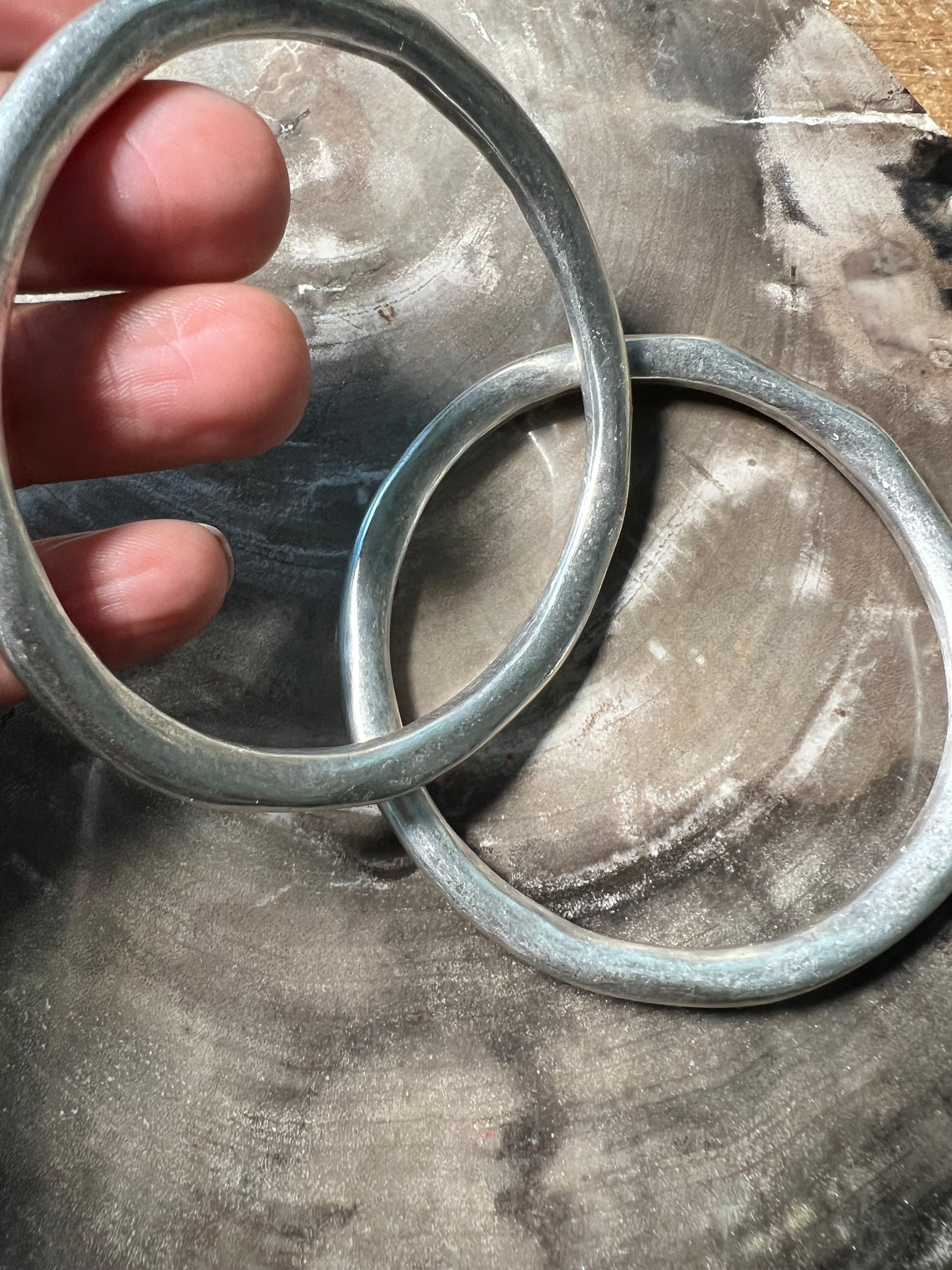 Jamie Silver curved infinity hoop bangle