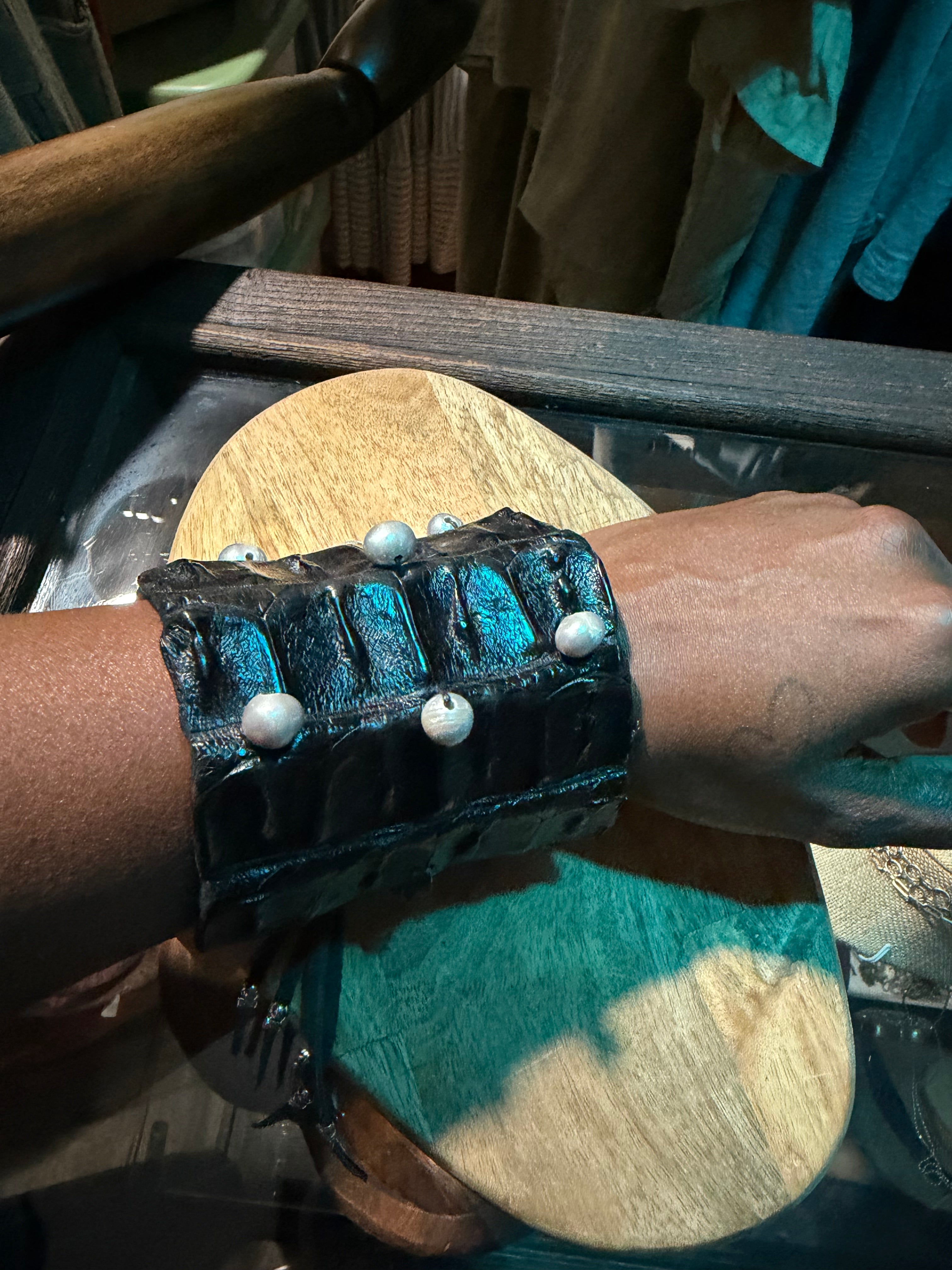 Enzo Crocodile & Pearl Cuff
