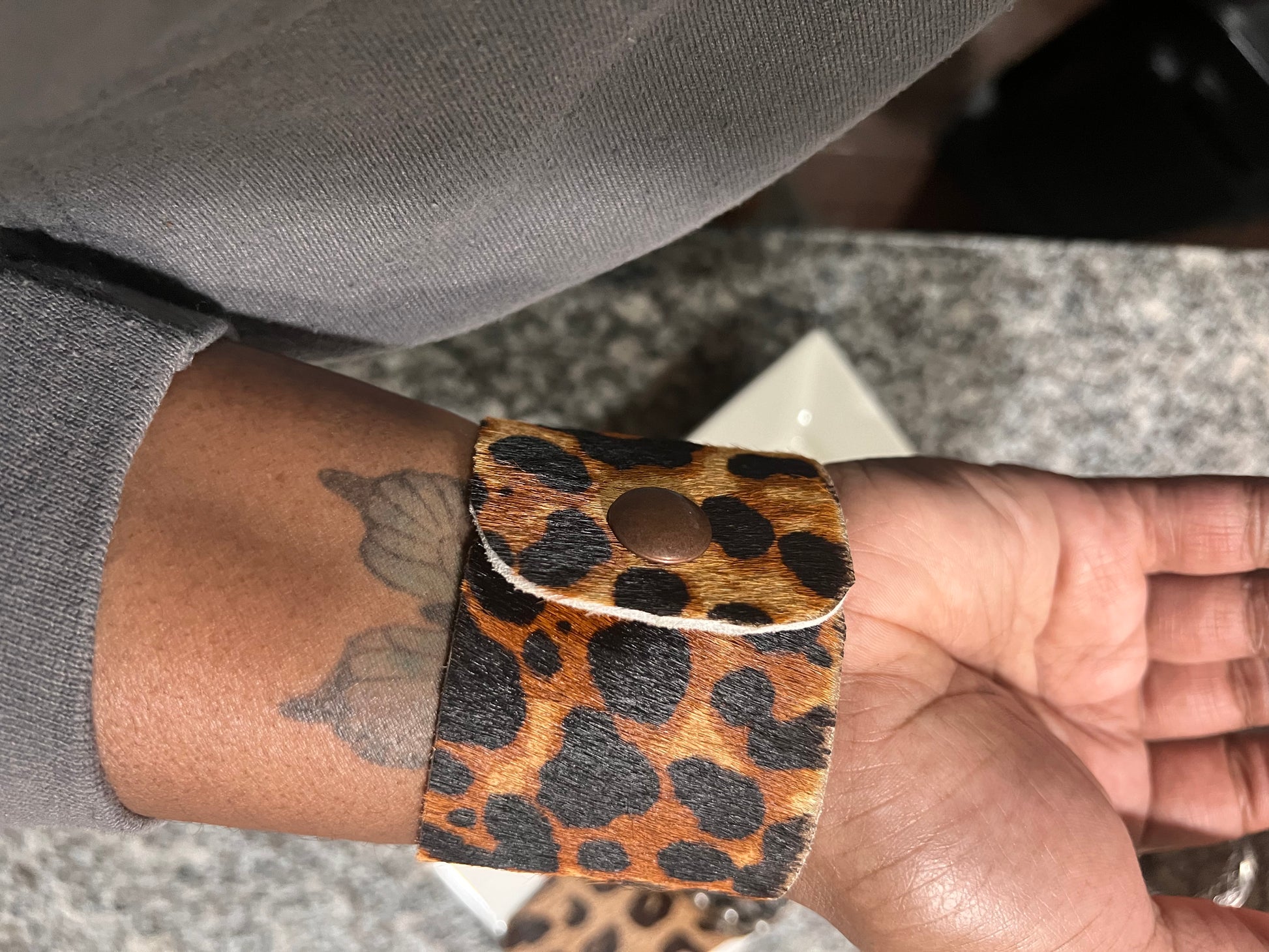 Metal & Brass Spotted Cat snap bracelet