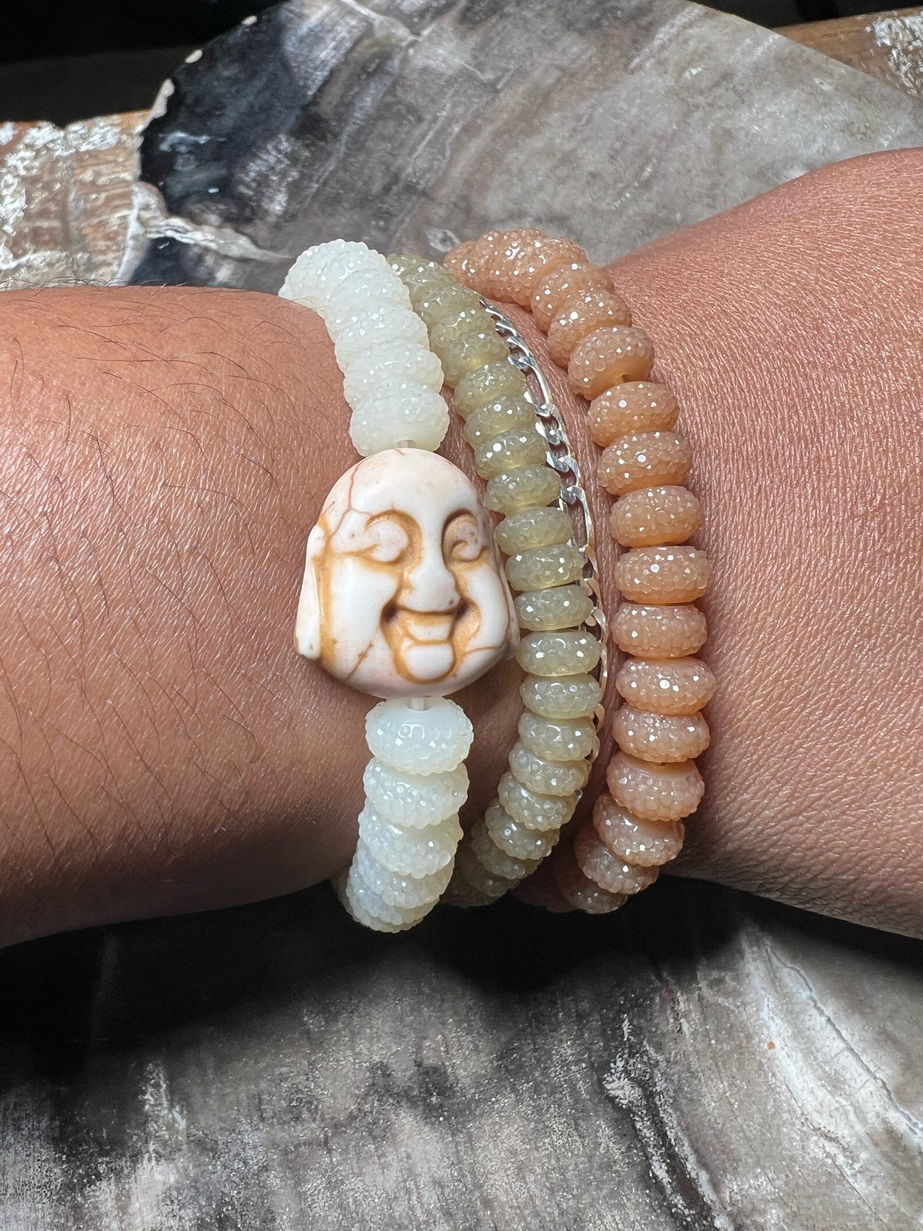 Adobe White & Natural Buddha sugar bead bracelet (OAK)