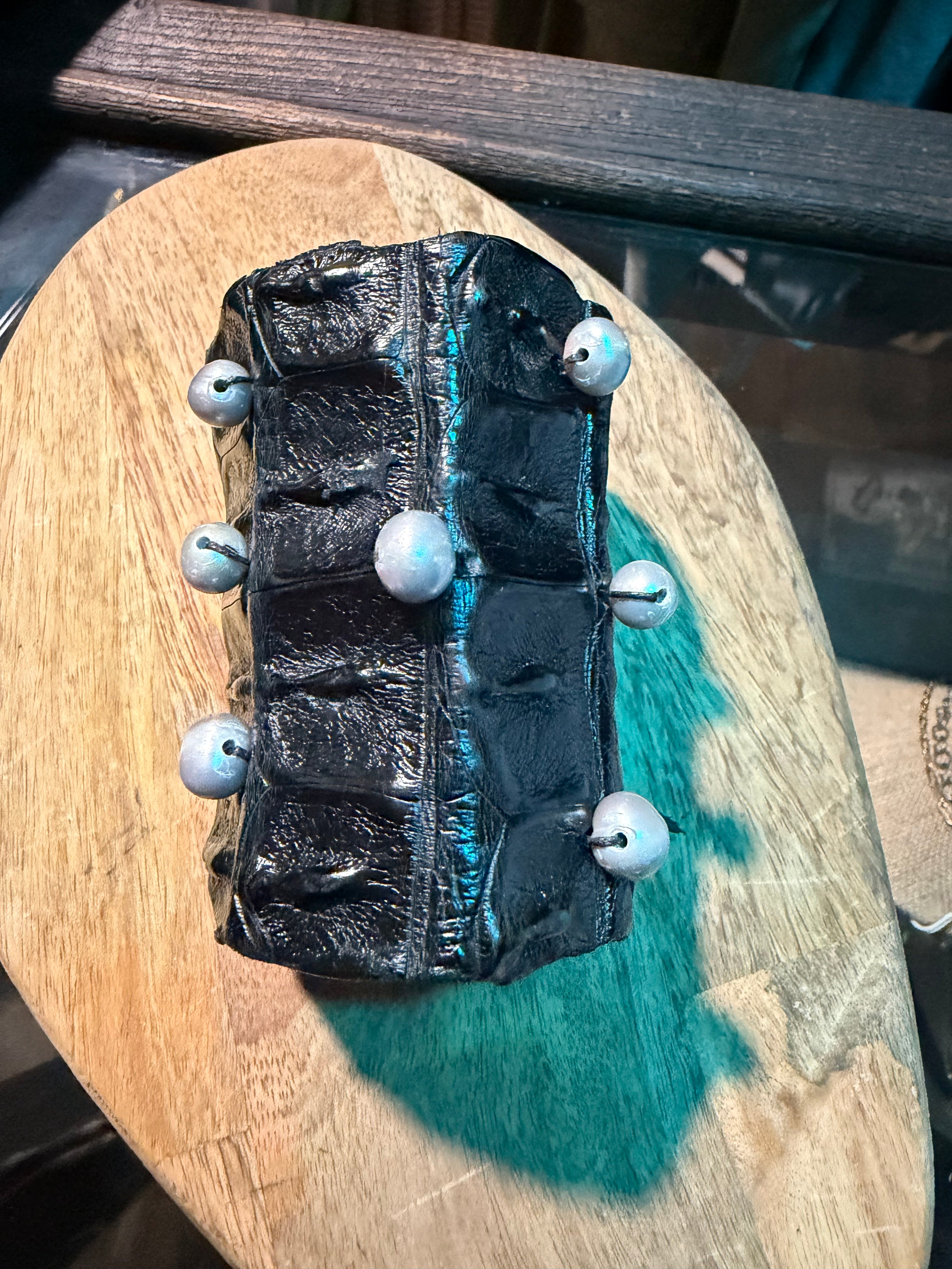 Enzo Crocodile & Pearl Cuff