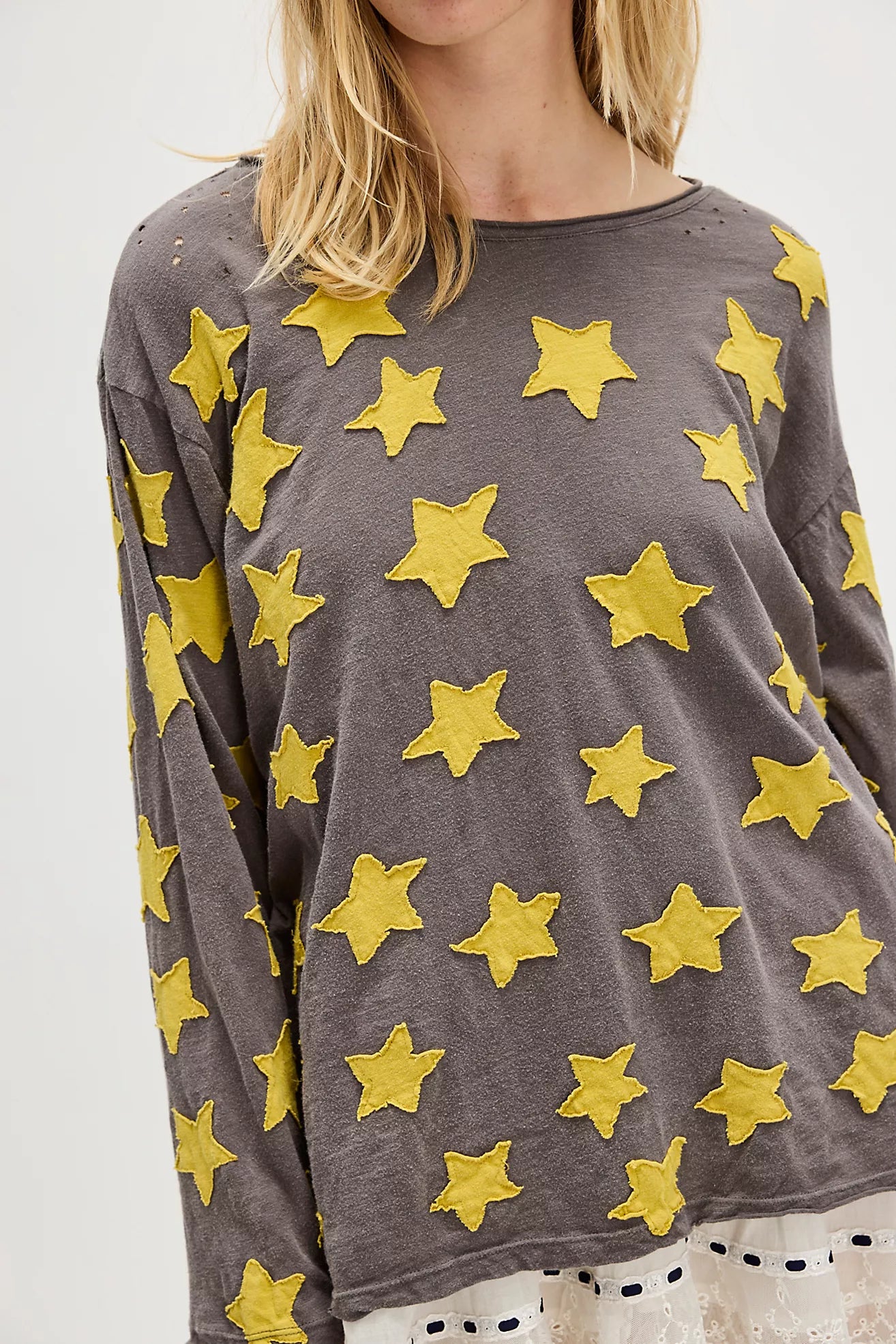 Magnolia Pearl Star Appliqué Long sleeve Tee