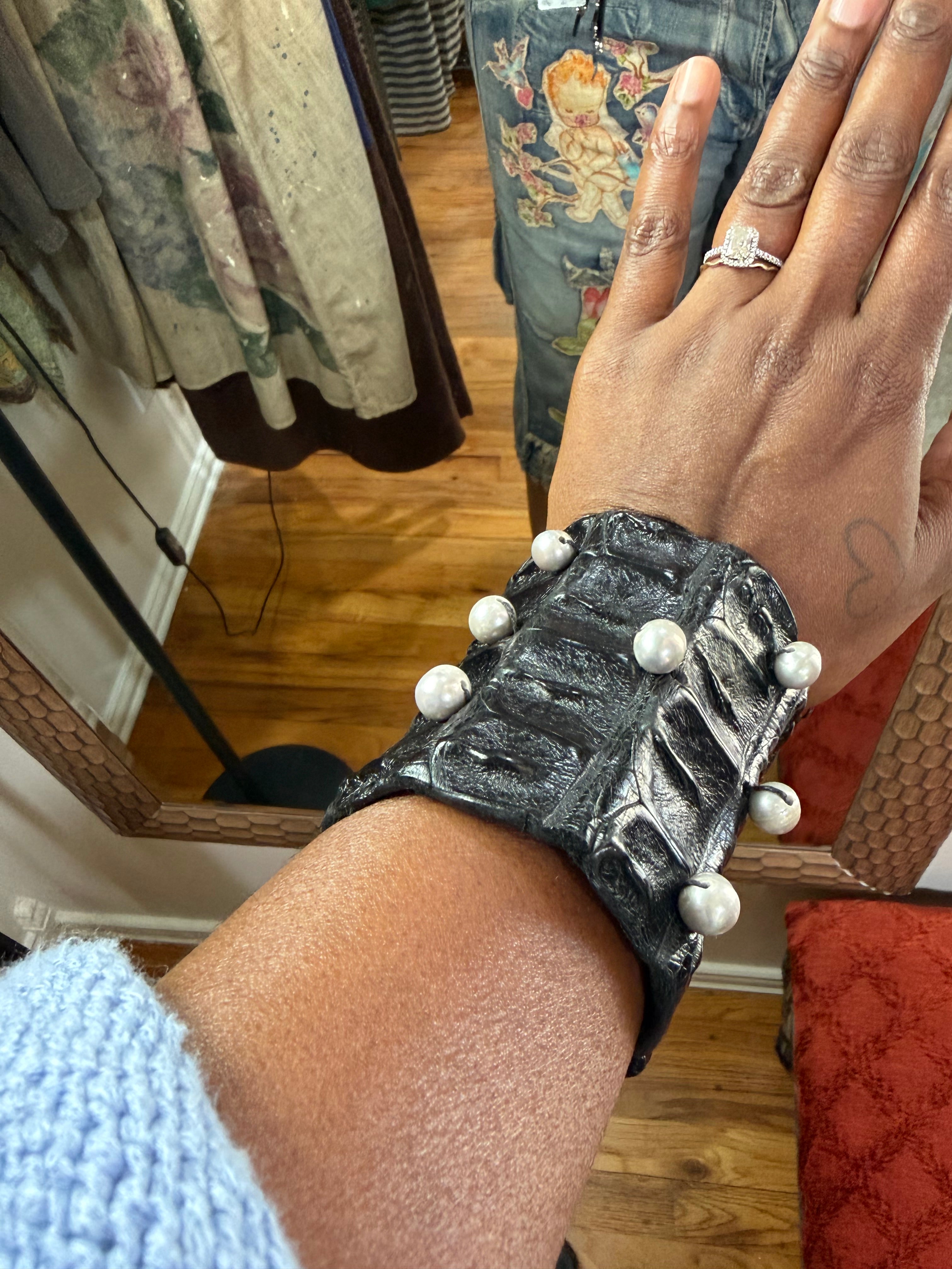 Enzo Crocodile & Pearl Cuff